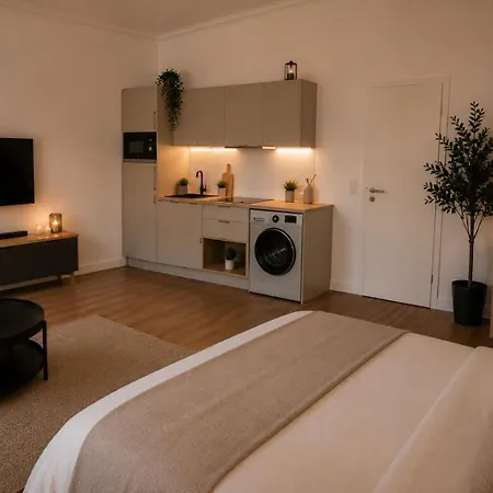 Meba Living Premium Queensize Bett, Wlan, Kueche & Nespresso Apartment *