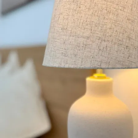 Apartment Meba Living Premium Queensize Bett, Wlan, Kueche & Nespresso