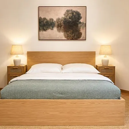 Meba Living Premium Queensize Bett, Wlan, Kueche & Nespresso