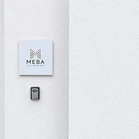 Meba Living Premium Queensize Bett, Wlan, Kueche & Nespresso Apartment Mönchengladbach